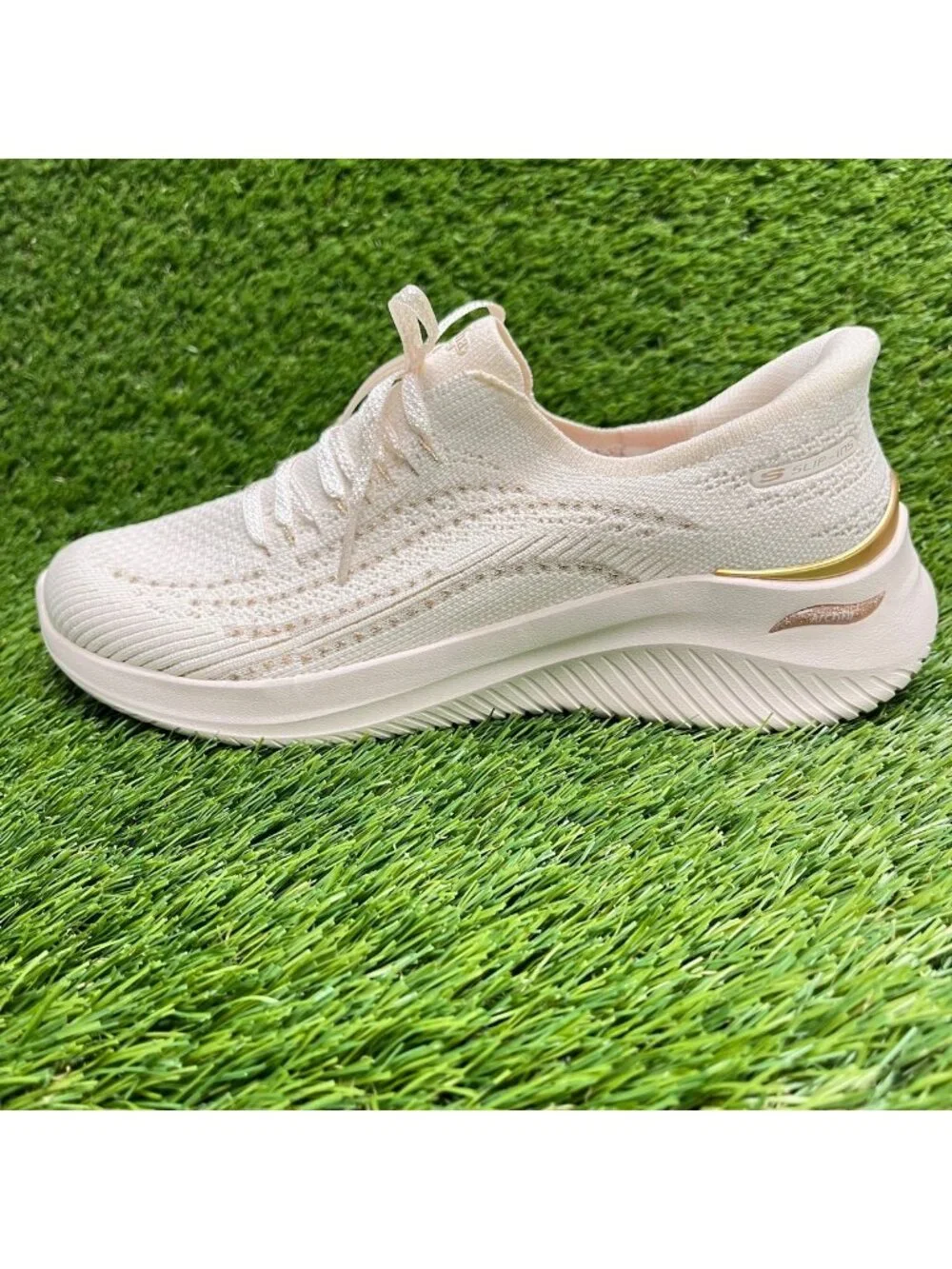 Skechers Arch Fit Ultra Flex 3.0 Womens Size 7.5 Beige Running Shoes Sneakers